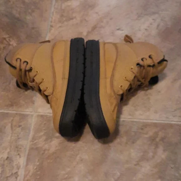 Nike ACG boots, size 11, tan - Picture 3 of 6